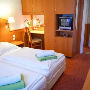 Korona Panzio 3* Budapešť